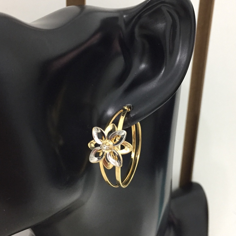 18K Gold Filled Round Hoop Earrings-Flower Design with Cube Circonia.